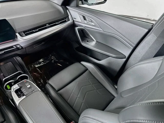Used 2025 Blue BMW M35i image 25