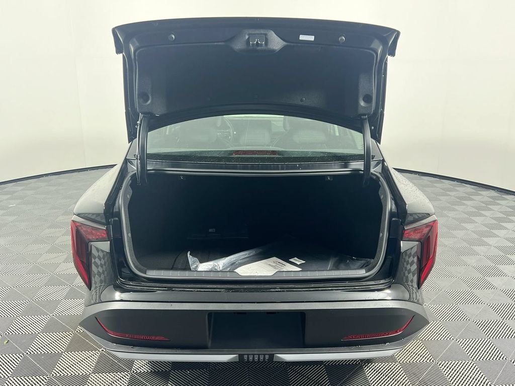 New 2026 Aurora Black Pearl Kia LXS image 34