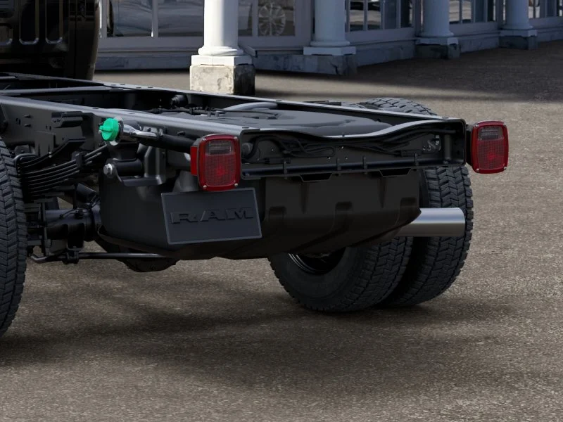 New 2026 Diamond Black Crystal Pearl-Coat Exterior Paint RAM Tradesman 4x4 Reg Cab 84" CA 168.5" WB image 35