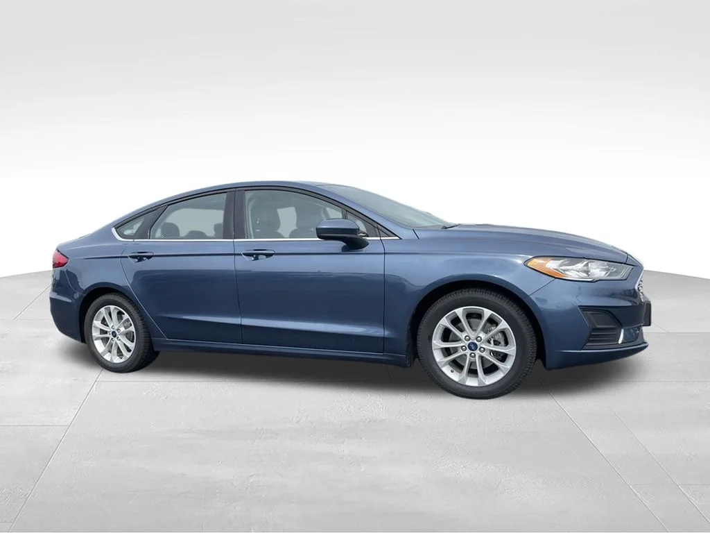 Used 2019 Ford Fusion SE with VIN 3FA6P0HD5KR162390 for sale in Beaver Dam, WI