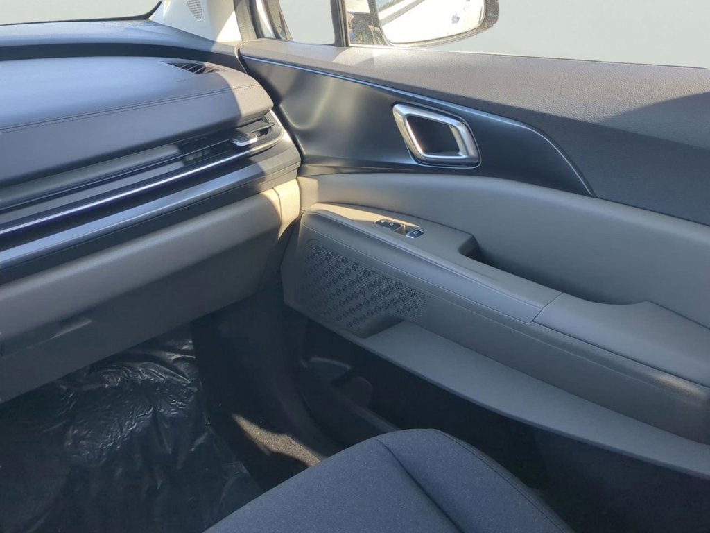New 2026 Snow White Pearl Kia LX image 18