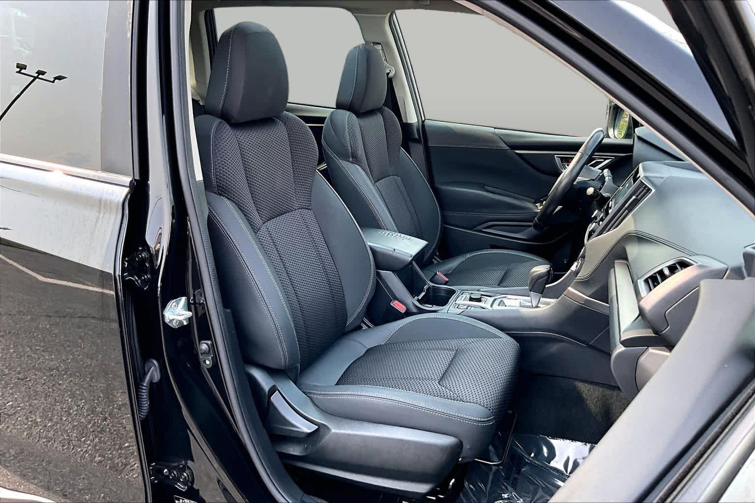 Used 2023 Crystal Black Silica Subaru Premium image 9