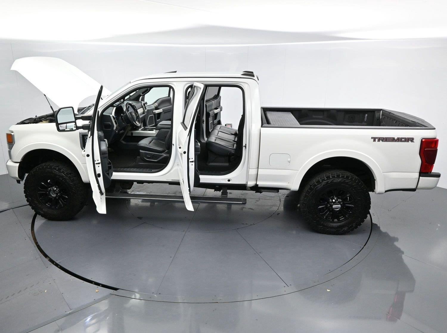 Used 2022 Star White Metallic Tri-Coat Ford LARIAT image 43