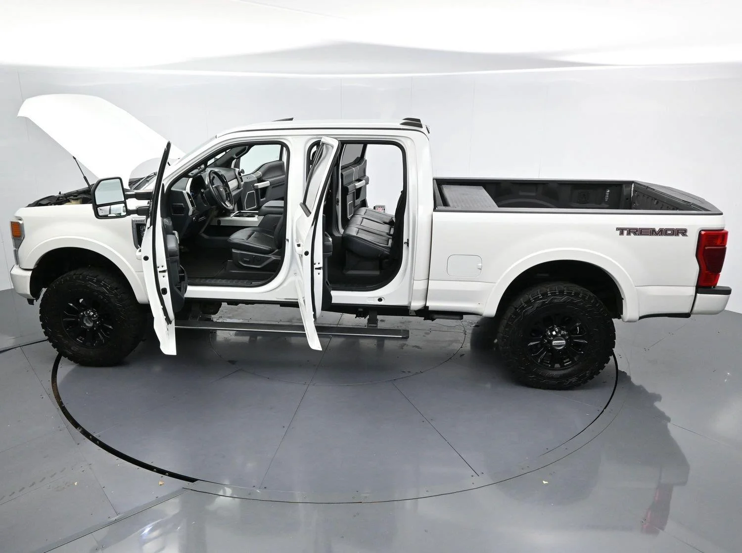 Used 2022 Star White Metallic Tri-Coat Ford LARIAT image 43