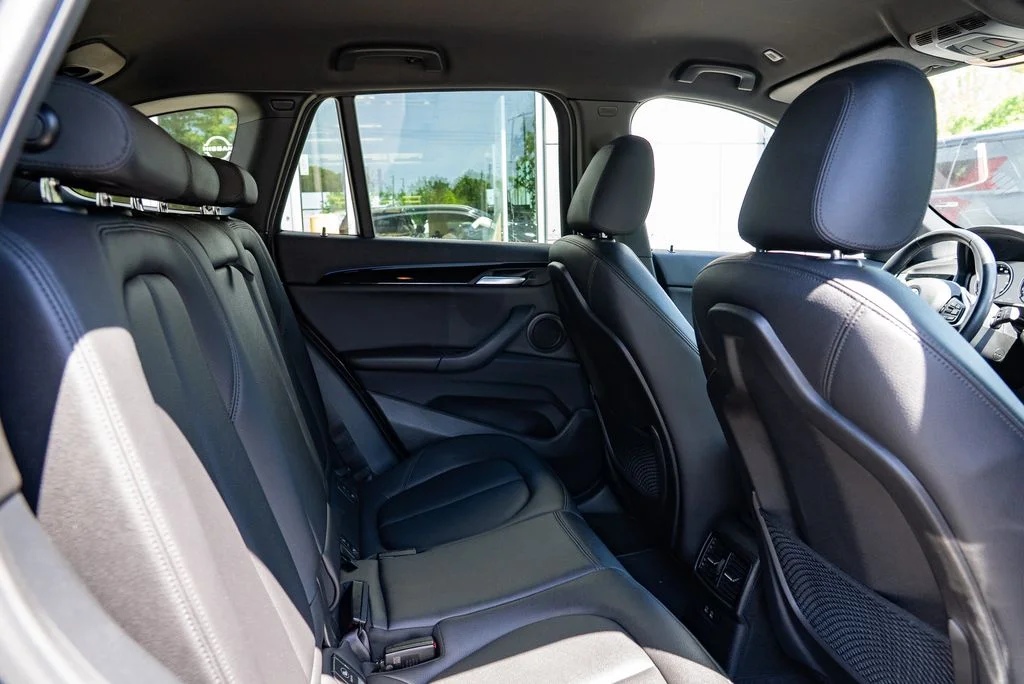 Used 2021 Black BMW xDrive28i image 27