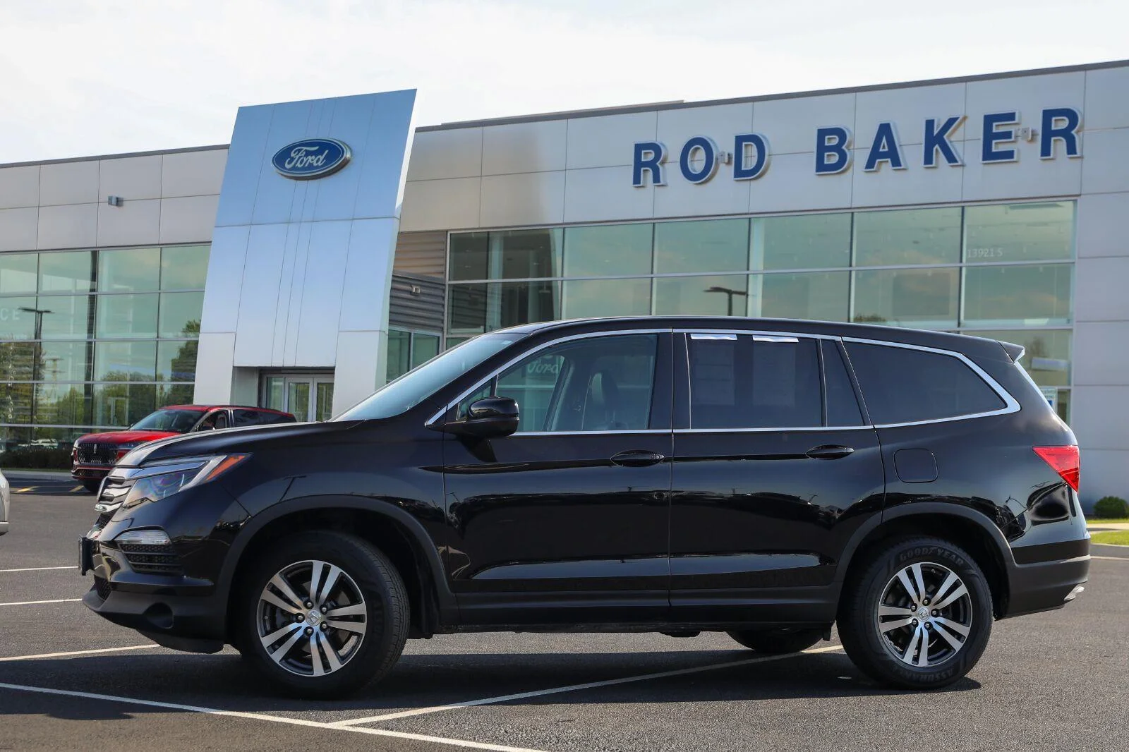 Used 2017 Crystal Black Pearl Honda EX-L image 7