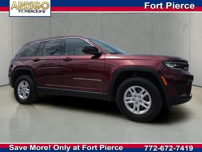 Certified Used 2024 Velvet Red Pearlcoat Jeep Laredo image 31