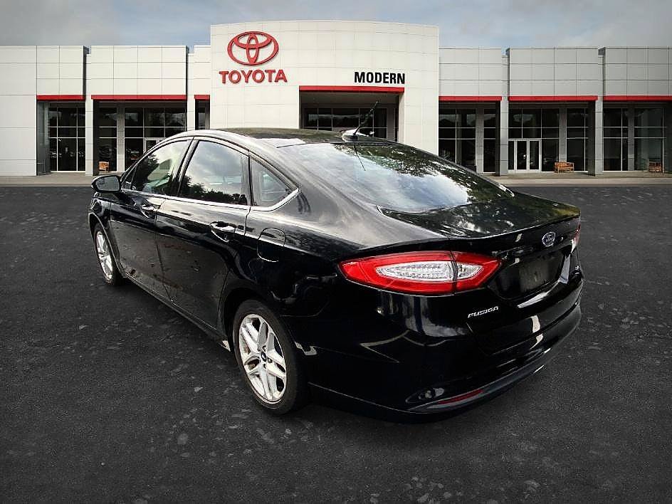 Used 2016 Shadow Black Ford SE image 10
