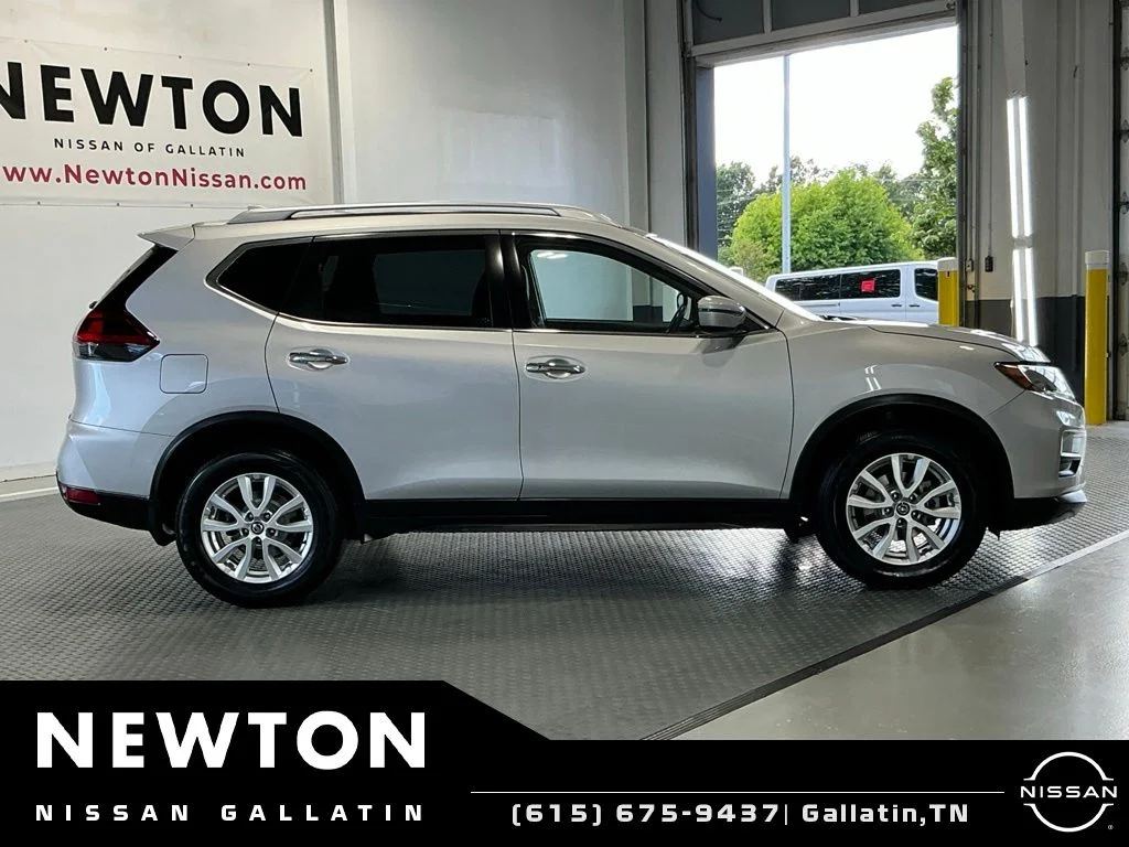 Used 2020 Brilliant Silver Metallic Nissan SV image 4