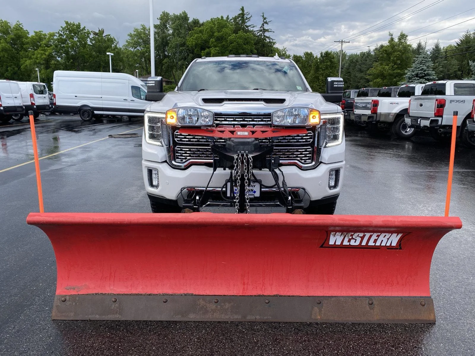 Used 2021 White Frost Tri-Coat GMC Denali image 2