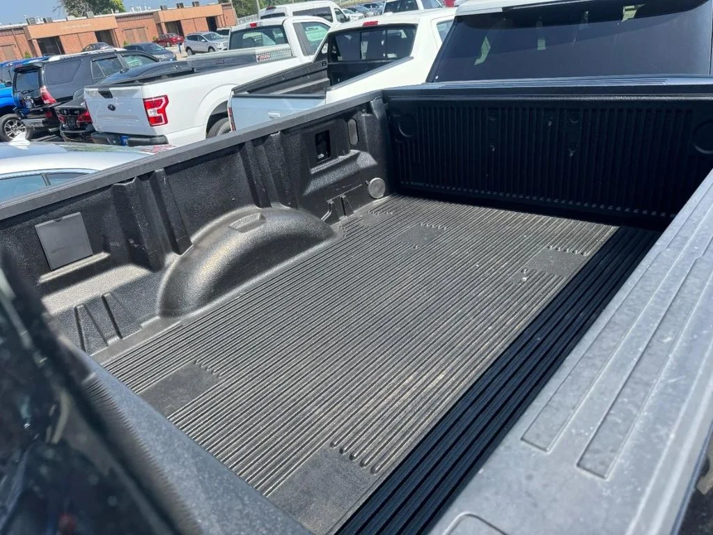 Used 2018 Shadow Black Ford XL image 8