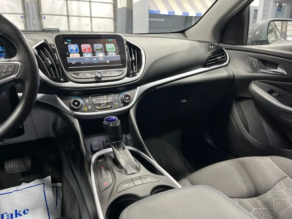 Used 2018 Steel Metallic Chevrolet LT image 20