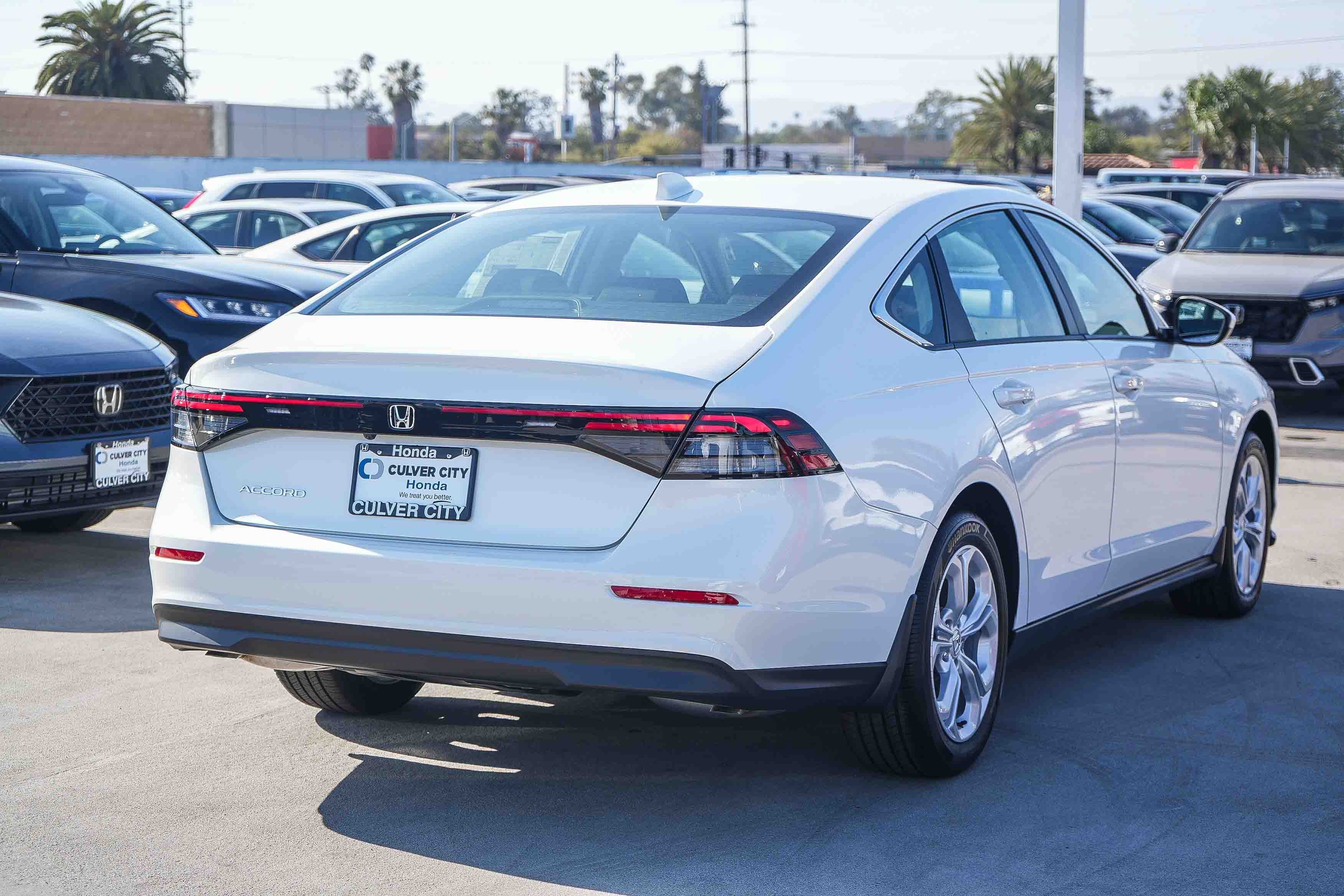 New 2026 Platinum White Pearl Honda LX image 6