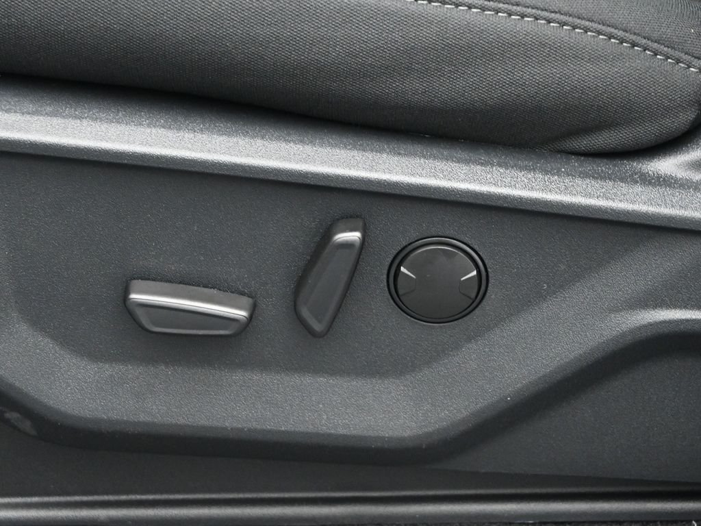 New 2026 Oxford White Ford XLT image 10