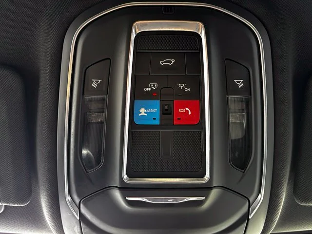 Used 2024 White Jeep Altitude image 22