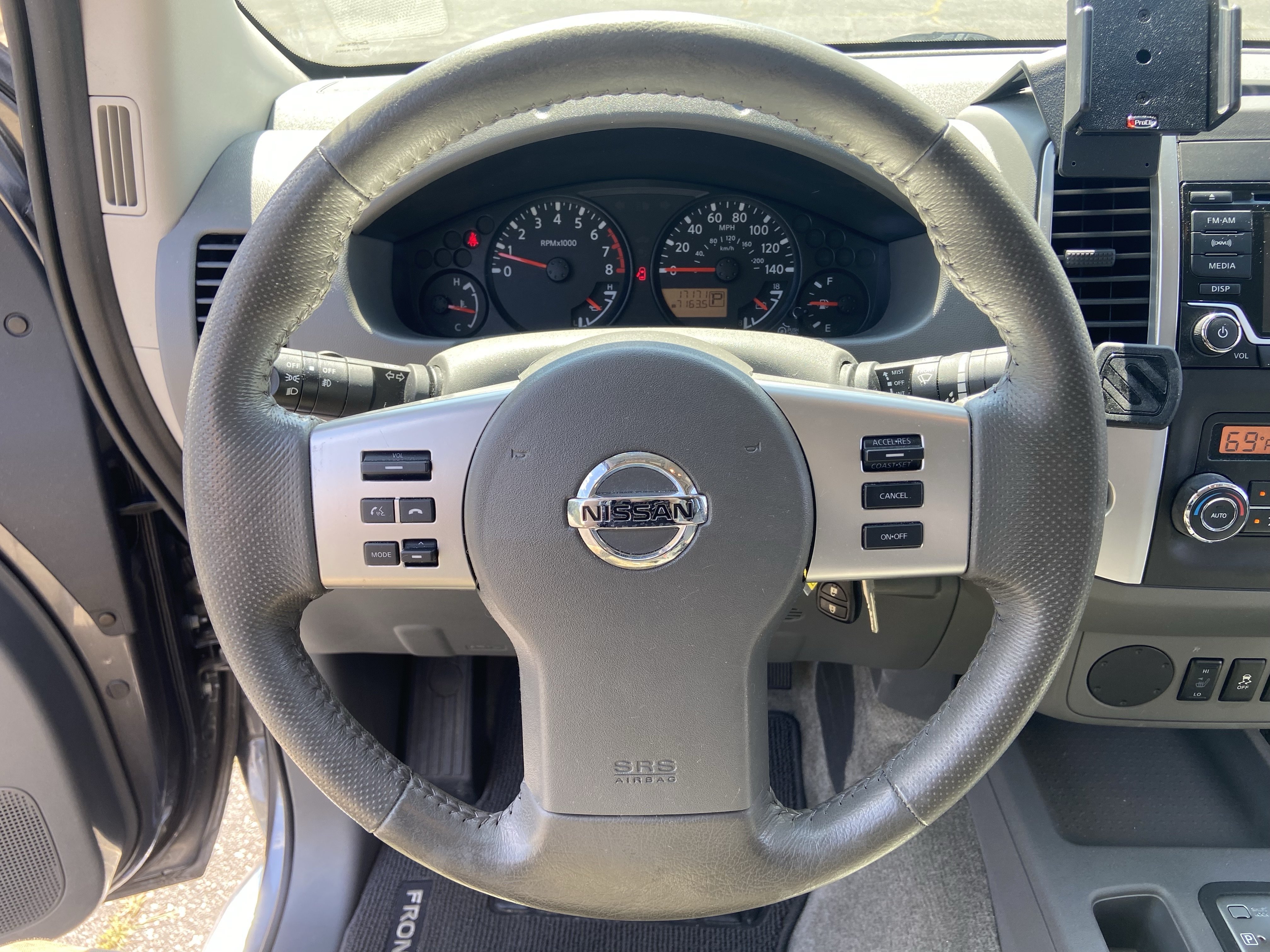 Used 2018 Gun Metallic Nissan SV V6 image 13