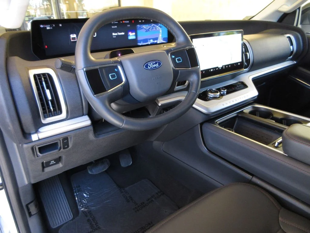 Certified Used 2025 Oxford White Ford Active image 13