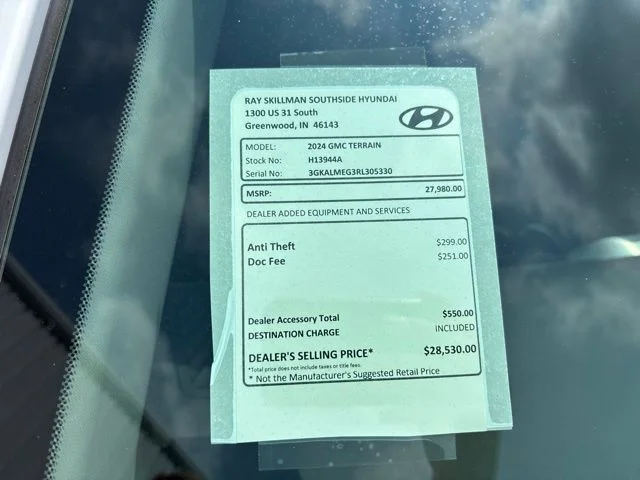 Used 2024 Summit White GMC SLE image 2