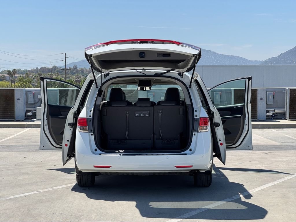 Used 2014 White Diamond Pearl Honda Touring image 12