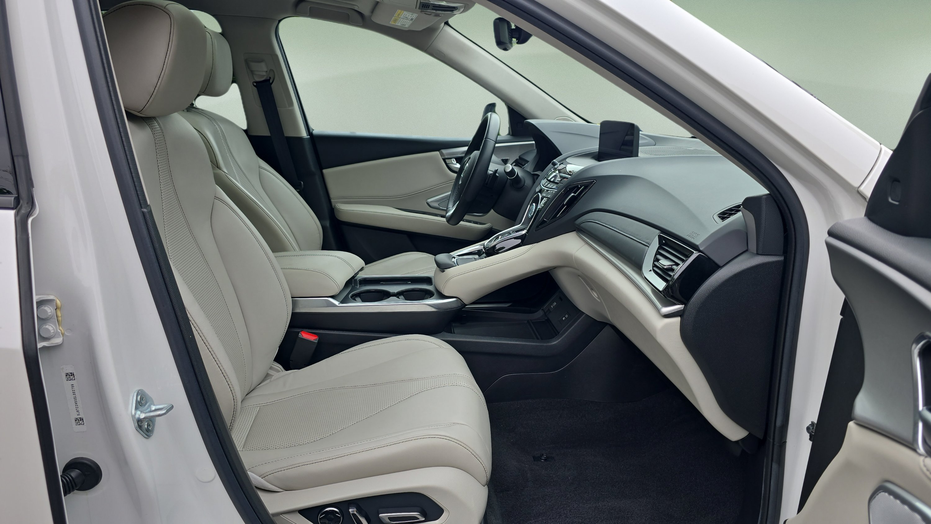Certified Used 2025 Platinum White Pearl Acura SH-AWD w/Technology Package image 10