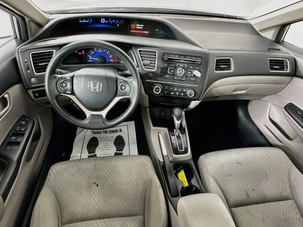 Used 2014 Alabaster Silver Metallic Honda LX image 25