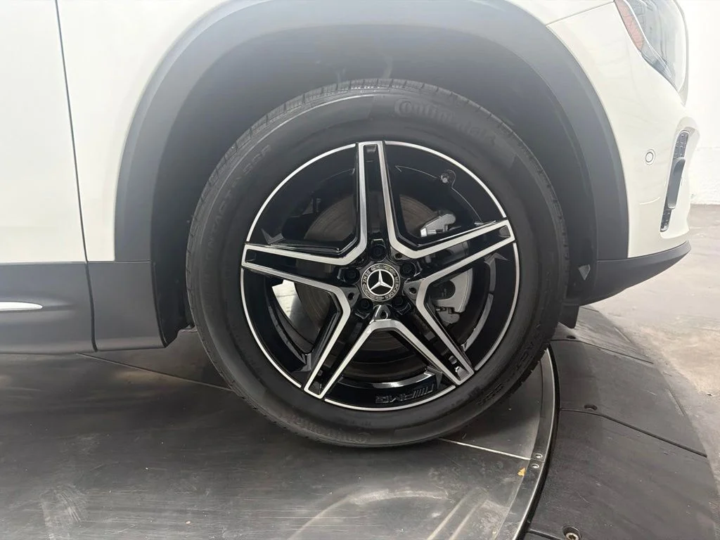 New 2026 White Mercedes-Benz GLB 250 image 9