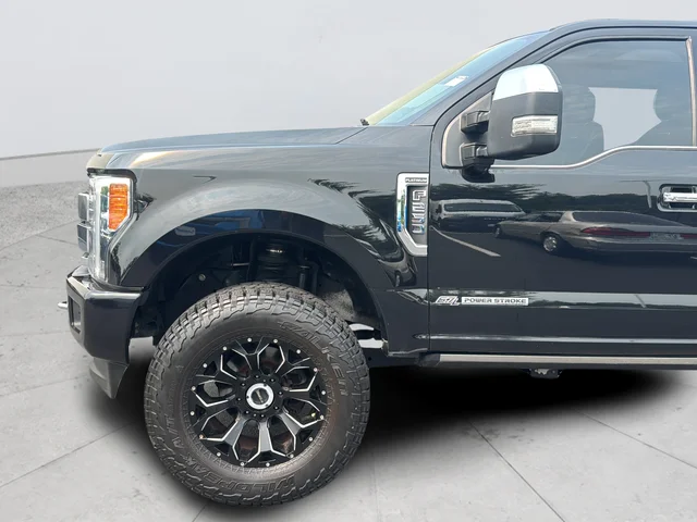 Used 2019  Ford Platinum image 37