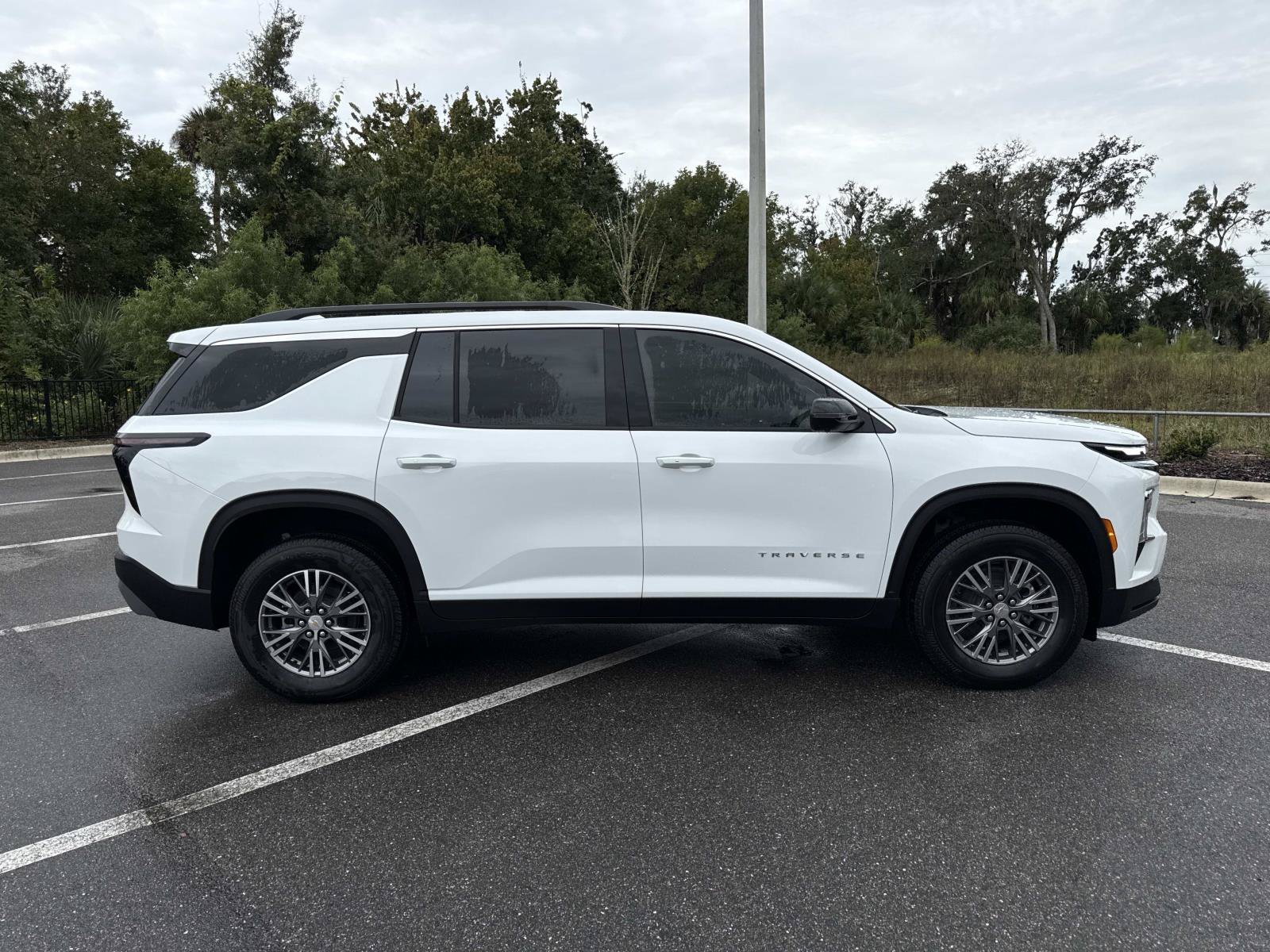 2027 Chevrolet Traverse LT - Photo 2