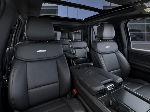 New 2027 Star White Metallic Tri-Coat Ford Platinum image 10
