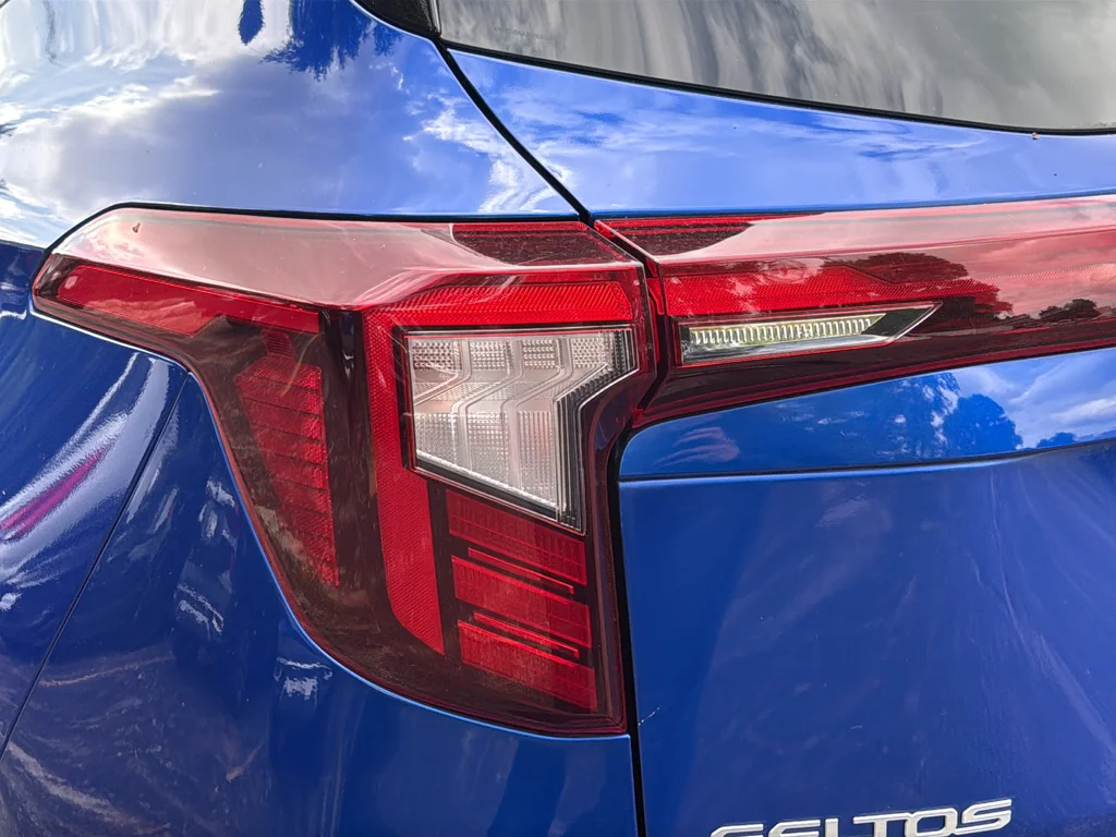 Used 2024 Blue Kia S image 27
