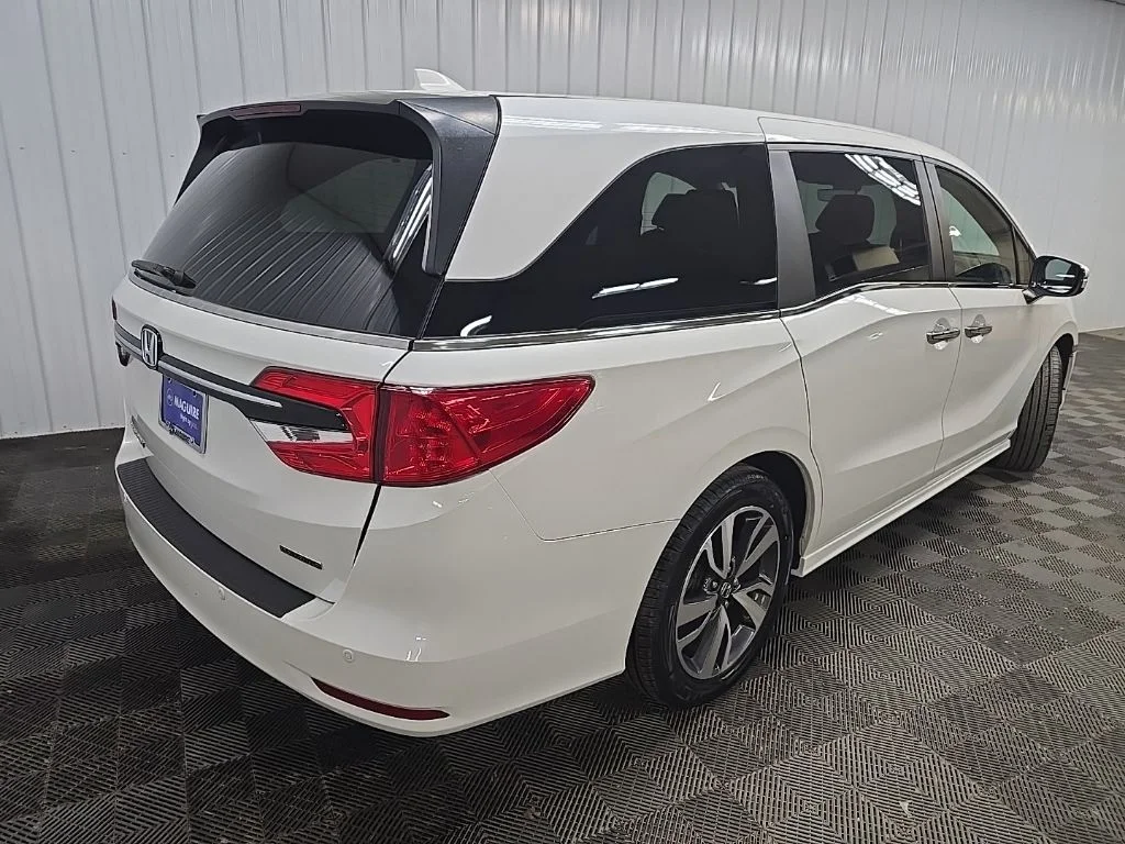 Used 2022 Platinum White Pearl Honda Touring image 10
