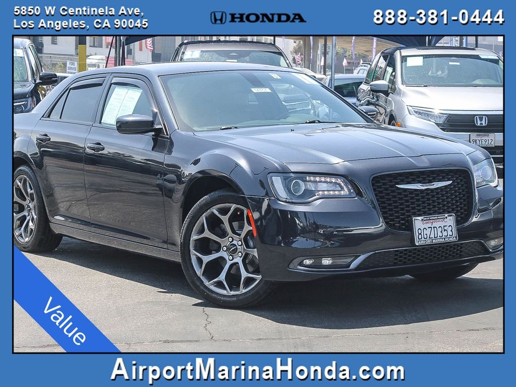 2018 Chrysler 300 S's photo