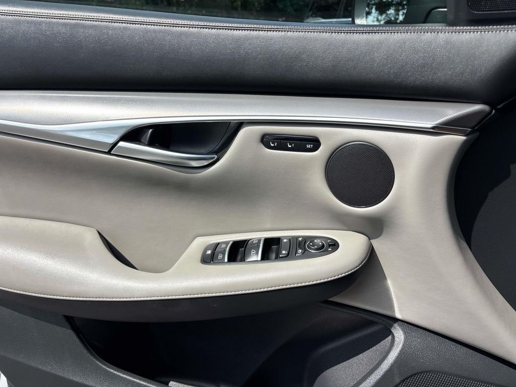 Certified Used 2023 Gray INFINITI LUXE image 18