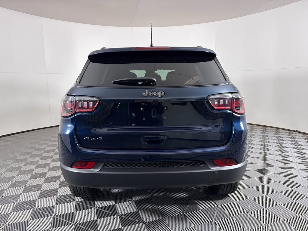 New 2026 Fathom Blue Pearl-Coat Exterior Paint Jeep Limited Altitude image 12