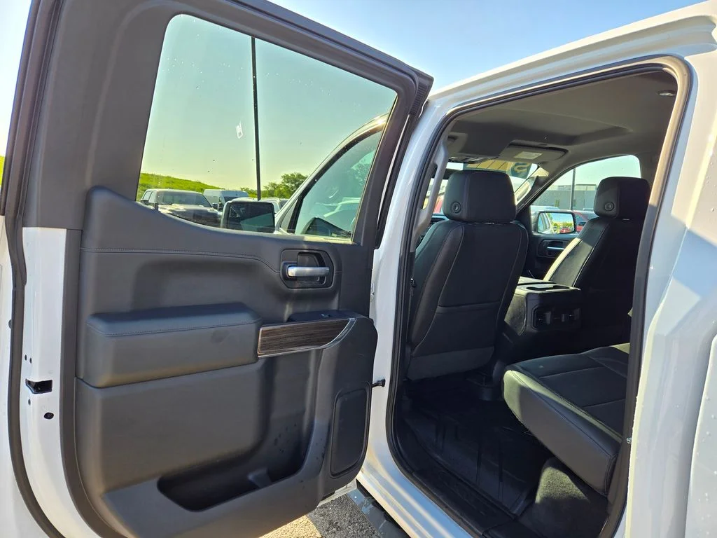 Used 2019 White Chevrolet LT Trail Boss image 27