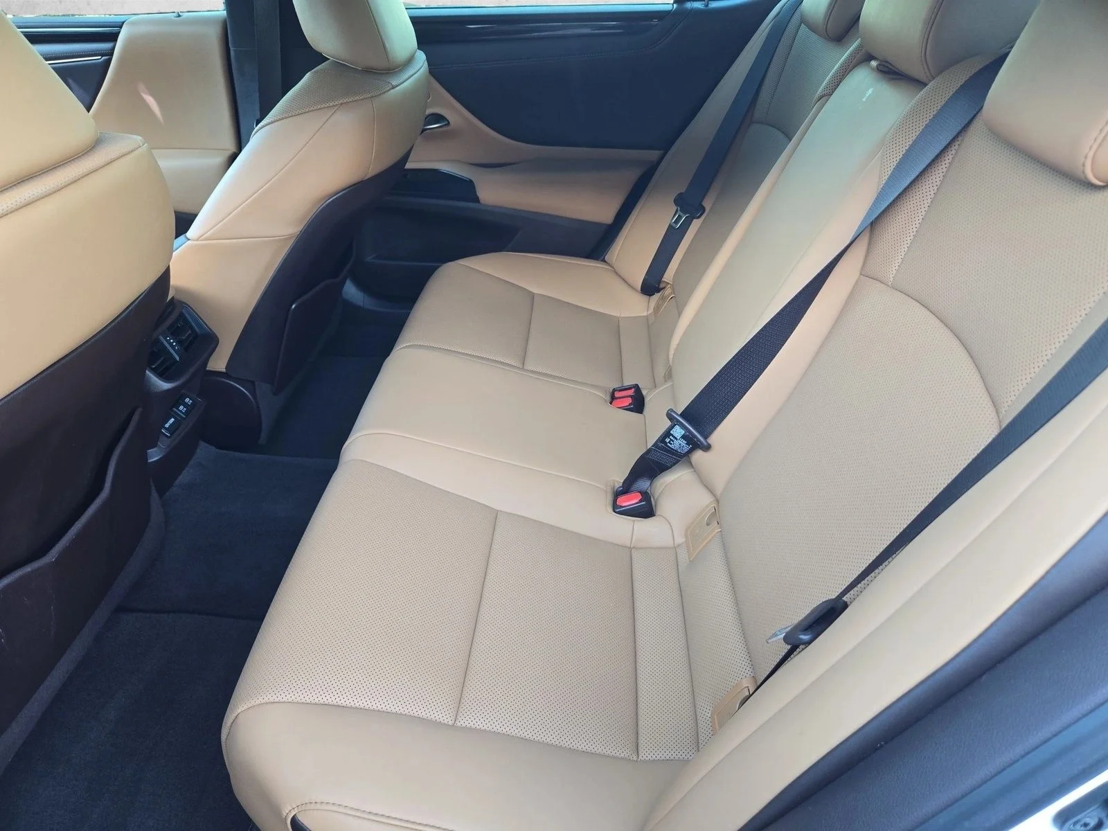 Used 2021 Eminent White Pearl Lexus ES 350 image 19