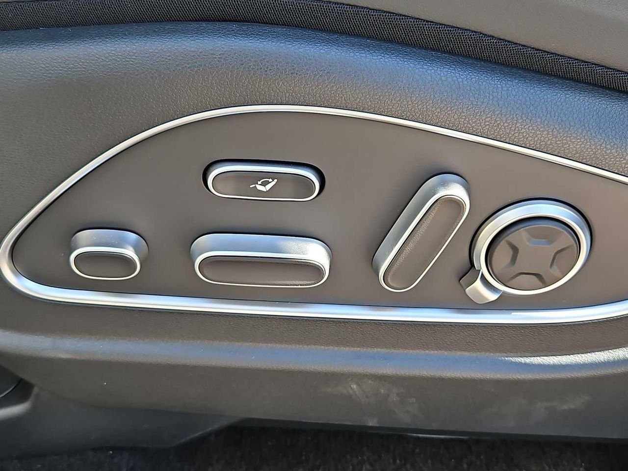 New 2026 Typhoon Silver Metallic Hyundai Calligraphy image 17