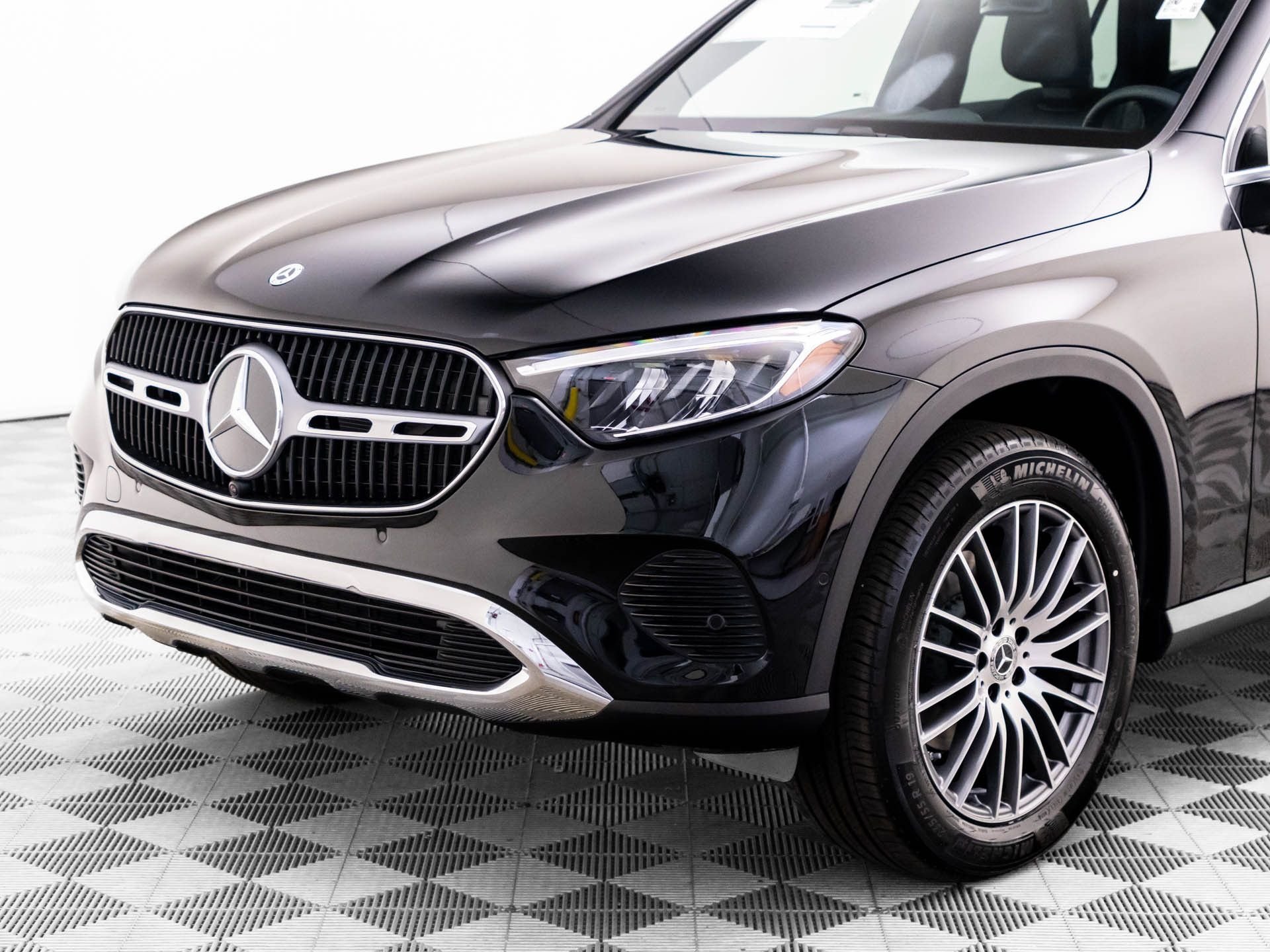 New 2026 Black Mercedes-Benz GLC 300 image 37