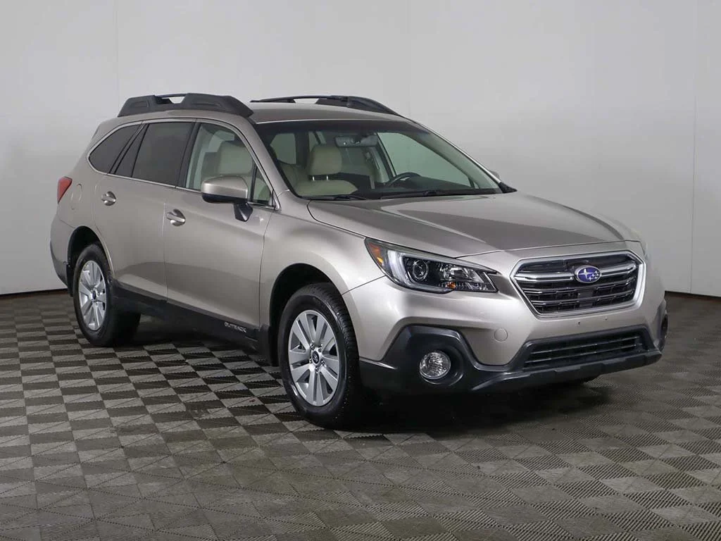 Used 2018 Subaru Outback Premium with VIN 4S4BSACC4J3226827 for sale in Cleveland Heights, OH
