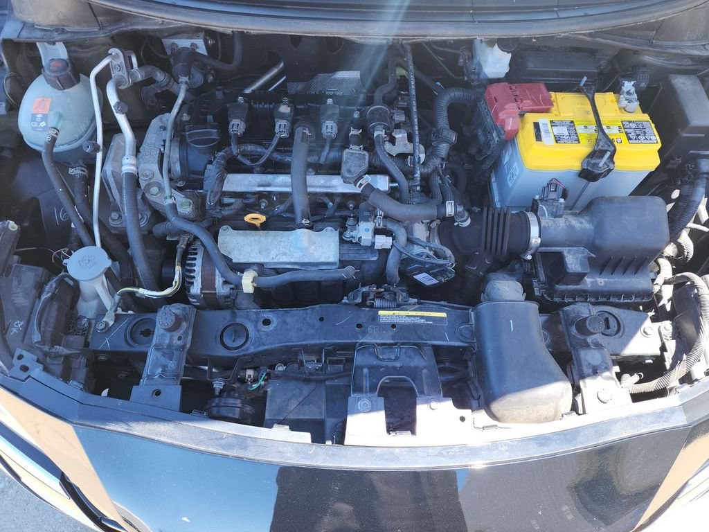 Used 2023  Nissan SV image 24
