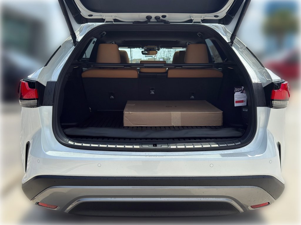 New 2026 Eminent White Pearl Lexus PREMIUM PLUS image 13
