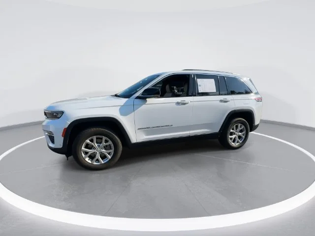 Used 2023 White Jeep Limited image 4
