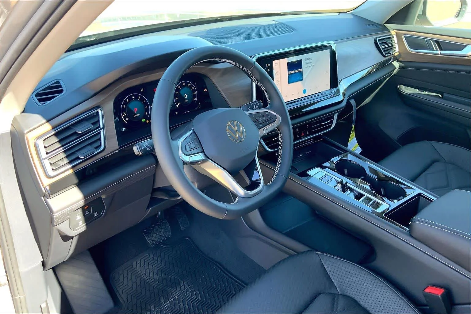 New 2026 Silver Mist Metallic Volkswagen 2.0T SE w/Technology image 8