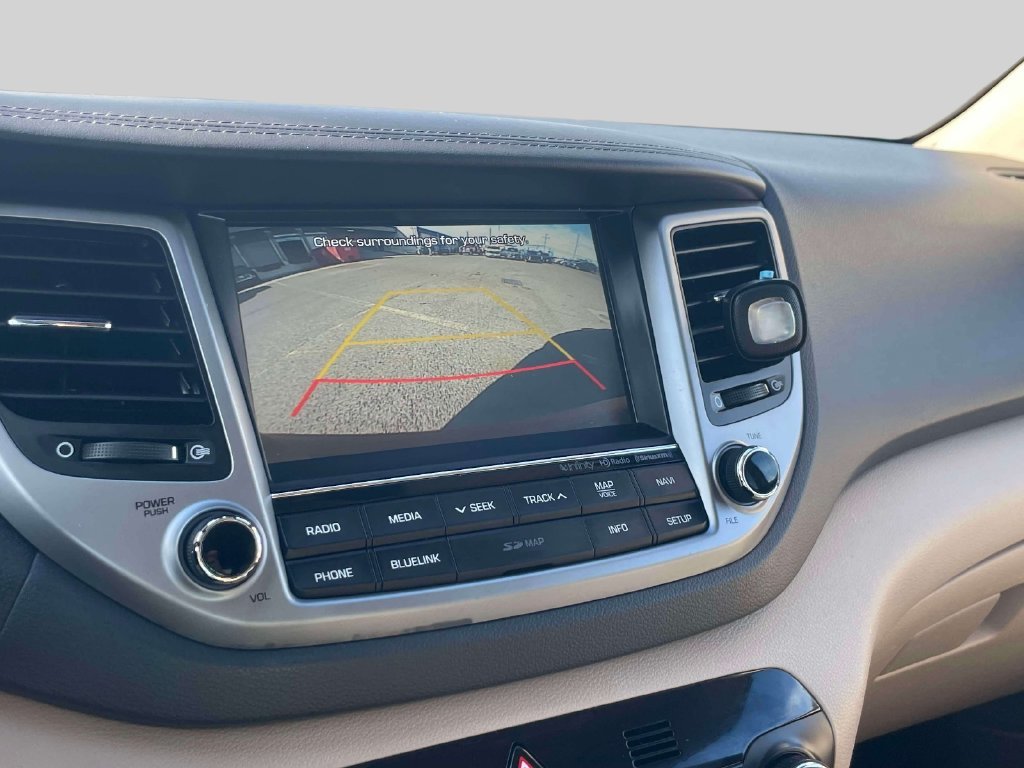 Used 2017 Red Hyundai SE Plus image 29