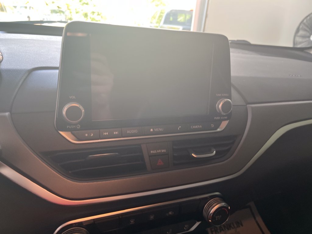 Used 2025 Red Nissan 2.5 SR image 20