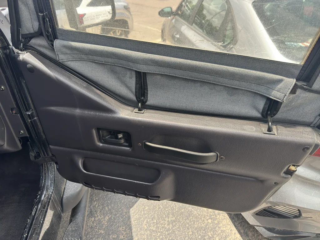 Used 2001 Black Jeep SE image 9