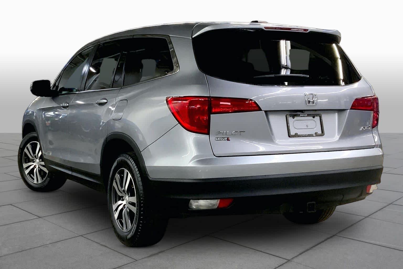 Used 2017 Lunar Silver Metallic Honda EX-L image 12