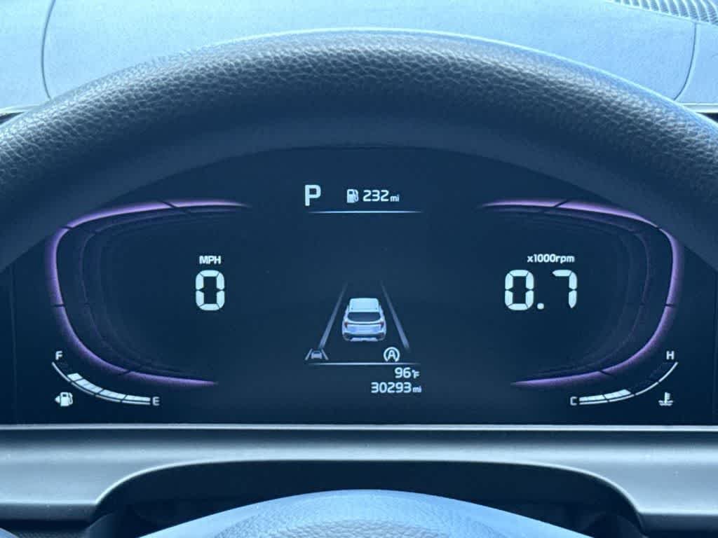 Used 2024 Snow White Pearl Kia LX image 16