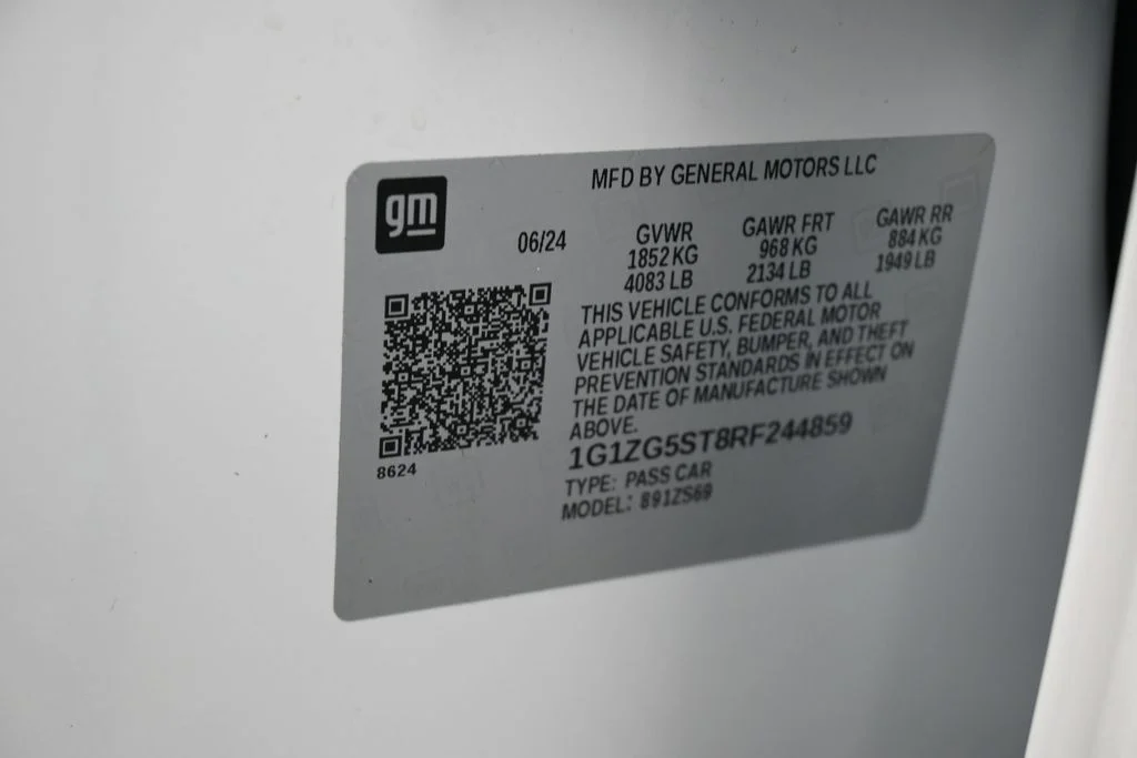 Used 2024 Summit White Chevrolet RS image 15