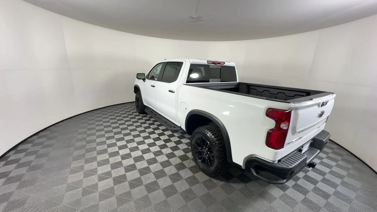 New 2026 Summit White Chevrolet ZR2 image 103
